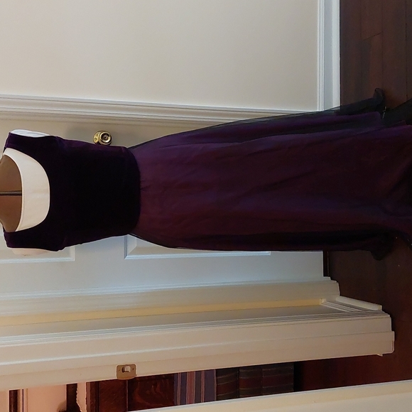 Jessica Howard Velvet and Satin Evening dress with jacket - Picture 2 of 10